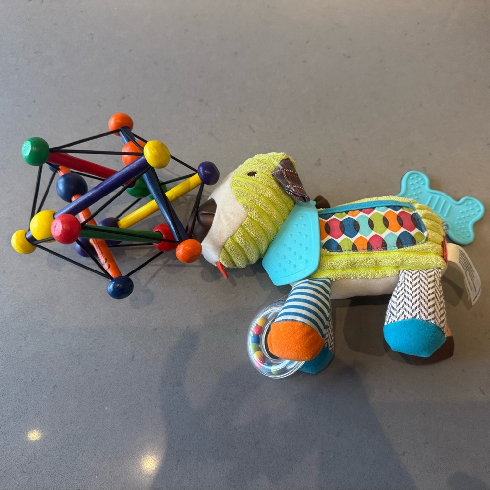 Skip Hop Bandana Buddies Puppy, and Manhattan Toys Skwish bundle